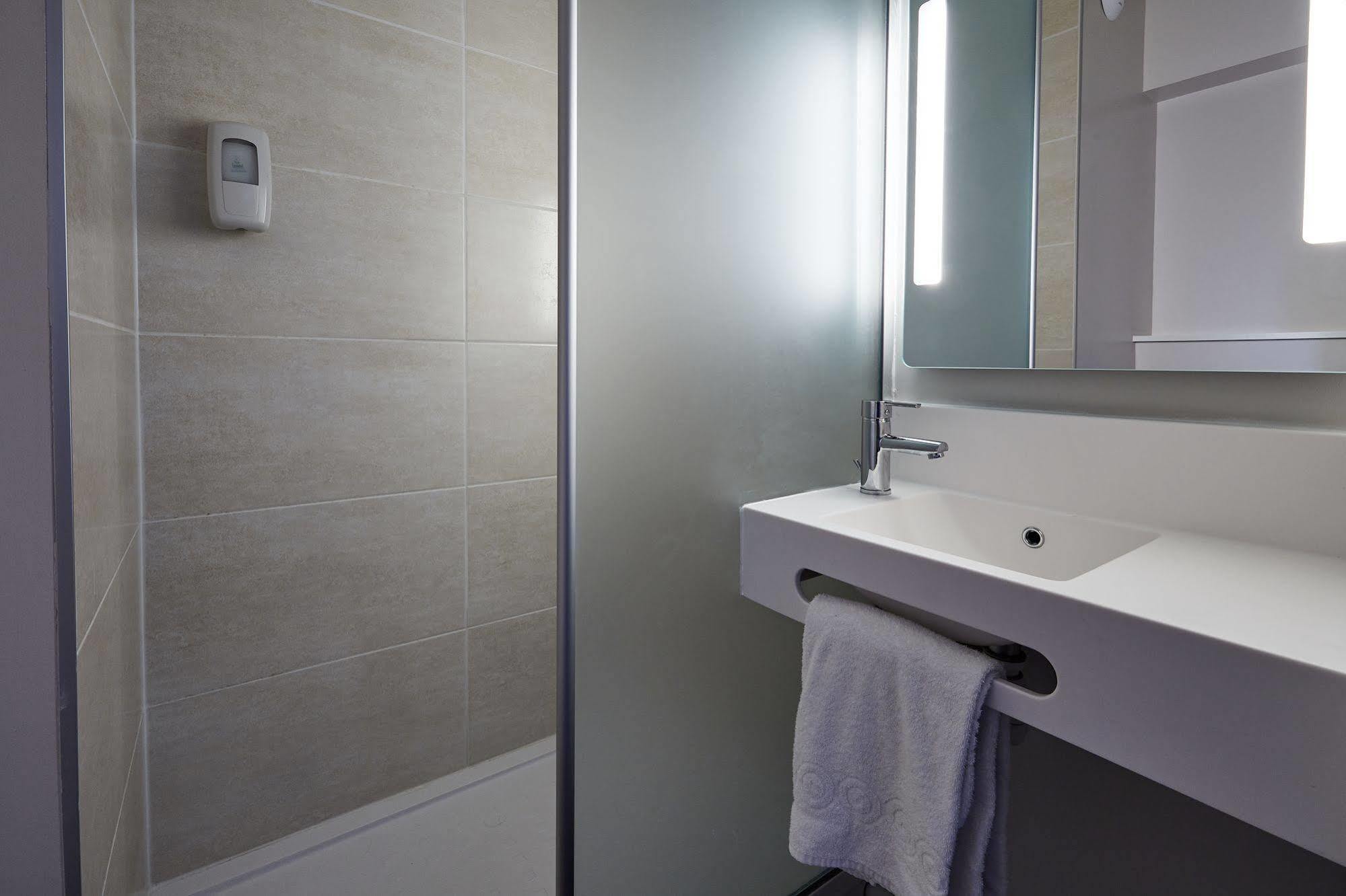 B&B Hotel Cherbourg מראה חיצוני תמונה
